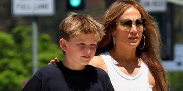 Џенифер Лопез фотографирана со синот на Бен Афлек, заедно отидоа на шопинг