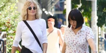 По долго време, Мег Рајан фотографирана со нејзината ќерка, која ја посвои од Кина во 2006 година.