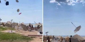 (Видео) Се разлетаа чадорите на плажа во Грција, хаос на една од омилените дестинации на македонските туристи