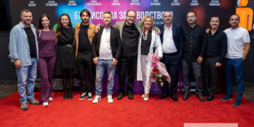 „Бизнисот на задоволството“ почна да се прикажува пред македонската публика, екипата се соедини на кинопремиерата