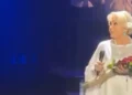(Видео) Позната грчка пејачка доживеа мозочен удар на концерт: колабираше на сцената