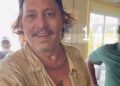 Џони Деп конечно ги среди забите и покажа нова, светла насмевка