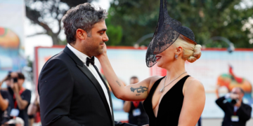 Лејди Гага откри како го запознала вереникот: „Постојано се распрашував за него“