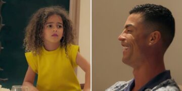 (Видео) Мексиканска пејачка и актерка падна на ревија на модната недела во Париз: „Најдобриот момент од мојот живот“