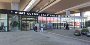 (Фото) Почна со работа новата автобуска станица во Белград: тргнаа првите автобуси