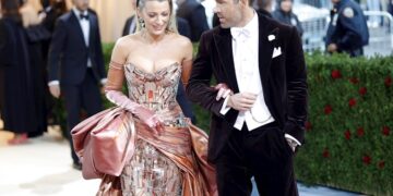 Рајан Рејнолдс откри како се чувствува кога ја гледа Блејк Лајвли во интимни филмски сцени