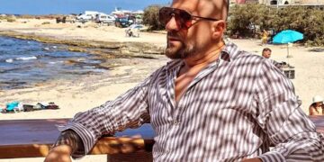 (Видео) Јоце Панов пееше на прозорец во Охрид