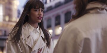 Mладата Французинка го привлече вниманието во „Емили во Париз“ – која е Талија Бесон