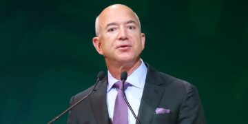 Еден од најбогатите луѓе во светот открива како го започнува денот: Не сум толку продуктивен како што мислите