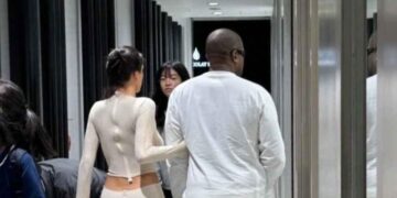 (Видео) „Таа е таков сноб“: непријатно интервју на Ен Хатавеј стана вирално на Тикток