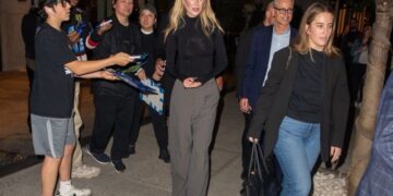 (Видео) „Таа е таков сноб“: непријатно интервју на Ен Хатавеј стана вирално на Тикток