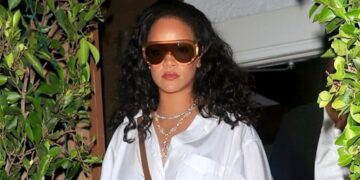 Прогласена е за една од најубавите жени на светот, ретко кој се сеќава како изгледаше пред операциите