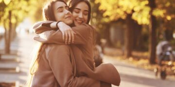 Ирина Шајк на промоција на козметички бренд во Милано дојде во проѕирен фустан