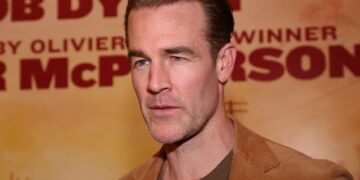 Ирина Шајк на промоција на козметички бренд во Милано дојде во проѕирен фустан