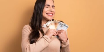 Најголемите расипници на хороскопот: овие знаци од Зодијакот не ги бива со пари