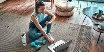 (Видео) Две вежби за активирање на сите мускули: 5 минути дневно се доволни за обликуваното тело од вашите соништа