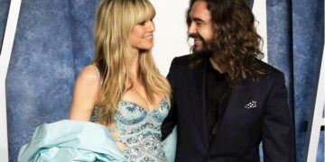 Ирина Шајк на промоција на козметички бренд во Милано дојде во проѕирен фустан