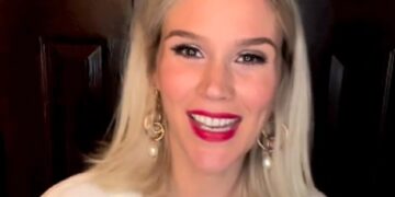 Позната пејачка пред неколку недели посвои дете, сега дозна дека е бремена