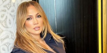 Се омажи најубавата жена на светот: поранешна српска снаа отпатува на луксузна дестинација и кажа „да“