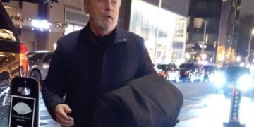 Актерот Били Кристал го загуби домот во пожар: Секоја педа од нашата куќа беше исполнета со љубов