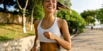 Смејте се: се активираат дури 80 мускули во телото и делува како 15-минутен тренинг