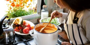 Нутриционистите велат дека оваа намирница е еликсир на младоста: го забавува стареењето