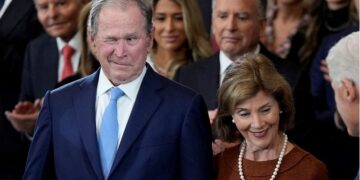 (Видео) Изразите на лицето на Џорџ Буш на инаугурацијата на Трамп ги преплавија социјалните мрежи