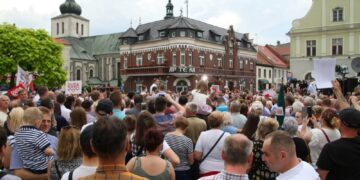 Полски град му нуди на Маск да купи замок од 13 век за да му биде европско седиште