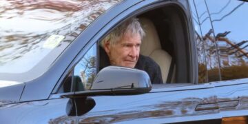 Славниот Харисон Форд вознемирен, бил принуден да ја напушти вилата вредна 12 милиони долари