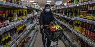 Кина им дава попусти на луѓето кои враќаат стари уреди: „Тие сакаат да ја зголемат потрошувачката“