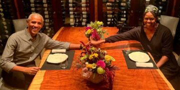 Барак Обама ѝ го честита роденденот на својата сопруга со емотивна порака среде гласините за развод