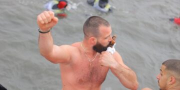 Мартин Гоџо го фати светиот крст во Охрид