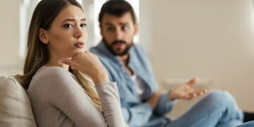Психолог нагласува три грешки кои несвесно можеме да ги направиме за да ја загрозиме врската