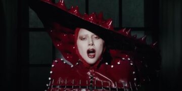 (Видео) Лејди Гага го објави новиот сингл „Абракадабра“, во спотот учествуваат 40 танчери