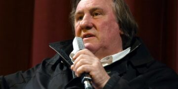 Судењето на Жерар Депардје за сексуален напад започнува денеска