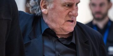 Францускиот актер призна дека фатил жена за телото, но негира дека ја нападнал