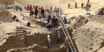 Археолозите открија гробница на древен египетски фараон