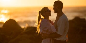 Психолозите распознаваат три  фази кои придонесуваат за емпатија во врската