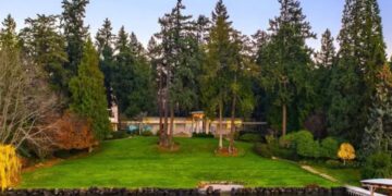 (Видео) Безос ја продаде својата вила во Вашингтон: го собори рекордот за најскап имот