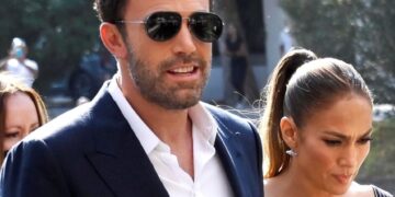 (Видео) Нов конфликт меѓу Афлек и Џеј Ло: Тој сака да ја намали цената на вилата, таа се противи