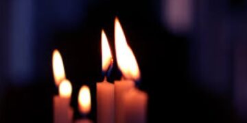 Почина познат дизјанер, неговите креации ги носеа Ријана, Шарлиз Тенор, Тајра Бенкс…