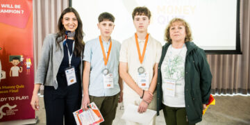 Ученици од Прилеп освоија второ место на Европскиот квиз за пари за 2025 година