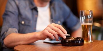 Научниците открија на која возраст лошите навики почнуваат сериозно да му штетат на здравјето