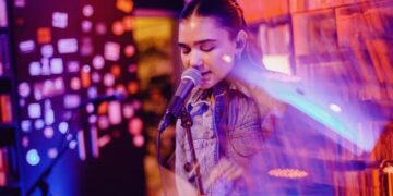 (Видео) Дина Јашари со нов сингл „Градот“ – интимна ода за Скопје