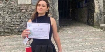 Младата пијанистка Јована Арсоска со успех во Албанија