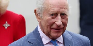 „Кралот Чарлс ќе умре со ракот, но не од него“, според новинарка и уредничка на „Дејли телеграф“