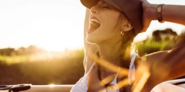 Кои хороскопски знаци имаат вродена способност да ви го разубават денот: нивната енергија, топлина и веселост се едноставно заразни