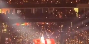 (Видео) Бијонсе за малку ќе настрадаше на концерт, настапот веднаш беше прекинат