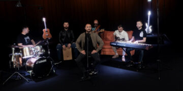 (Видео) Момците од „Фидбек Бенд“ со музичко освежување пред почетокот на летото