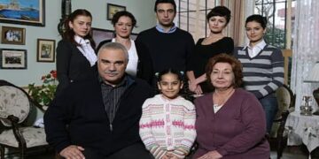 Се сеќавате ли на Ајша од серијата „Кога лисјата паѓаат“? Денес има 27 години и се занимава со право